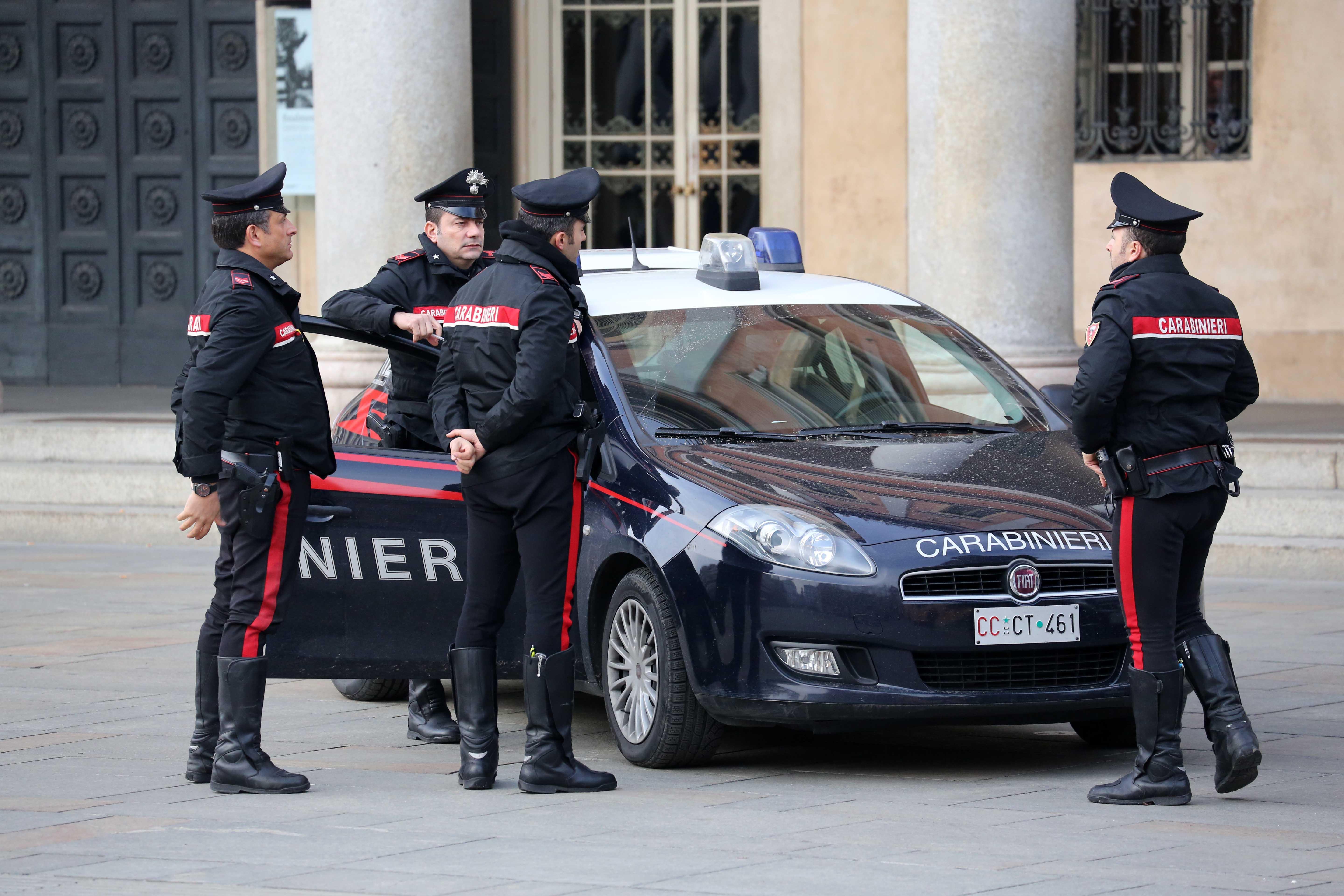 Una pattuglia di carabinieri di Reggio Emilia
