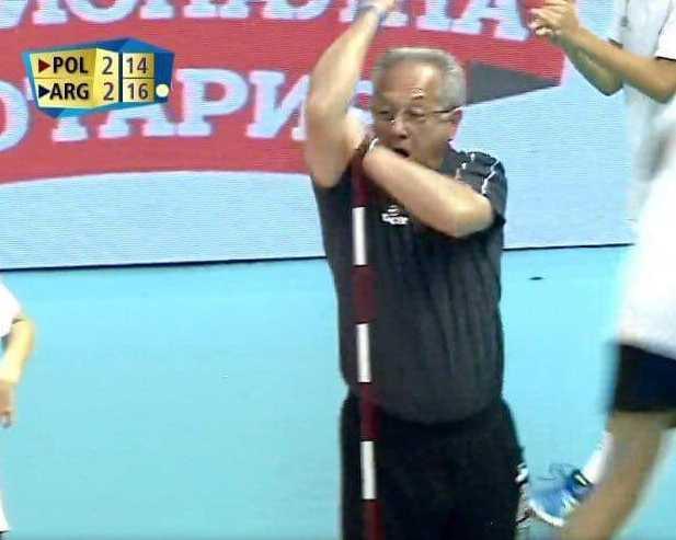 Mondiali:  Velasco festeggia col gesto dell’ombrello 