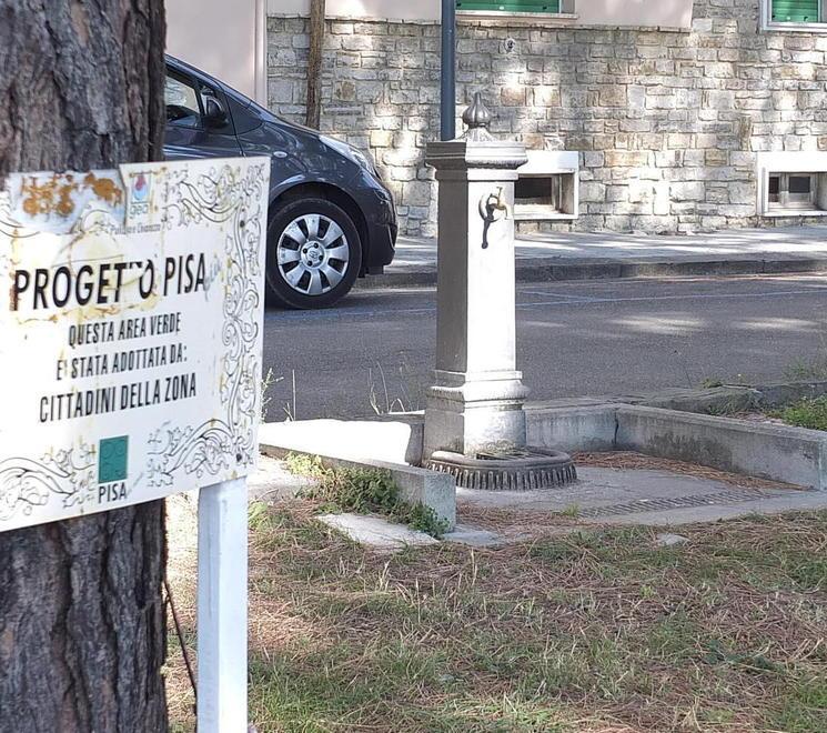  La fontanella non funziona più e il quartiere va su tutte le furie 