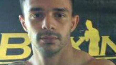 Nicola Henchiri sfida Di Mari peso in piazza a S. Giuliano