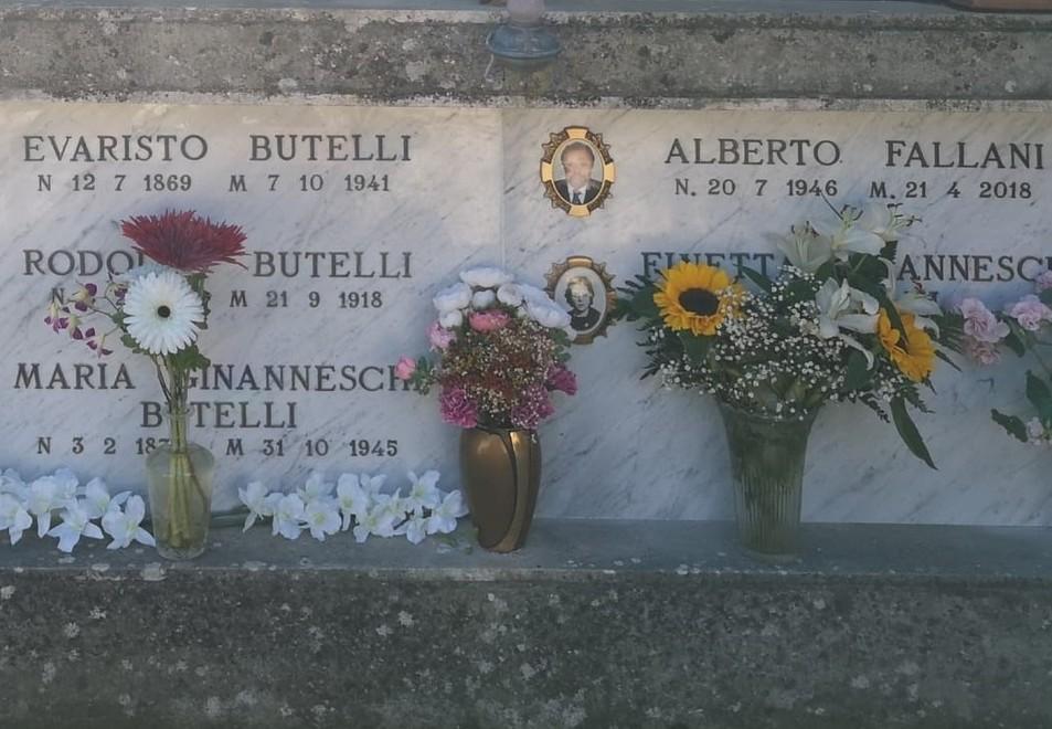 Una corona di alloro per l’antenato morto La famiglia Butelli si riunisce nel ricordo 