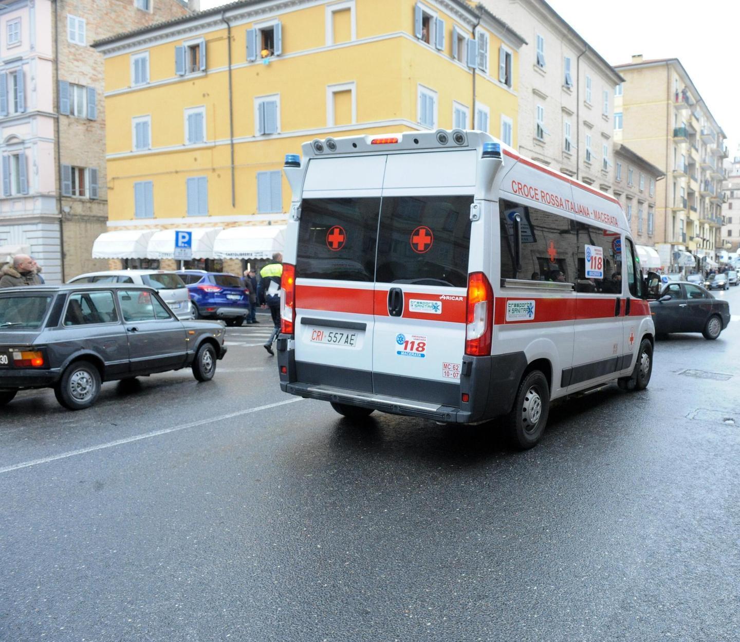 Al posto degli scuolabus arrivano le ambulanze 