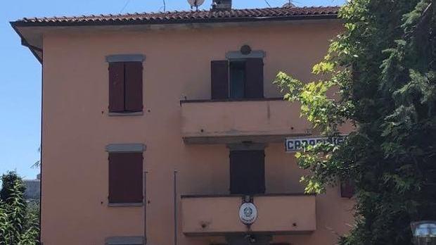 Lascia il fucile in auto e porta il cane a spasso Cacciatore denunciato