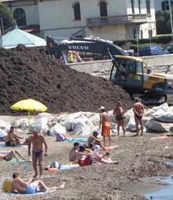 La costa trascurata stop a incuria e degrado