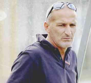 Accanto Moschetti, neo mister bianconero; a destra capitan Giusti giura fedeltà