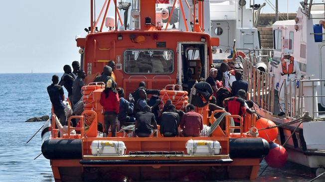 Migranti: Spagna, soccorse 440 persone