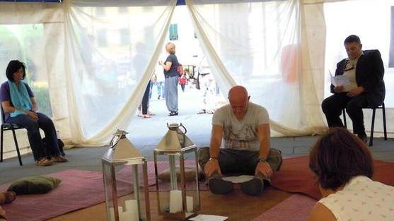 Preghiera e meditazione nella Tenda del silenzio