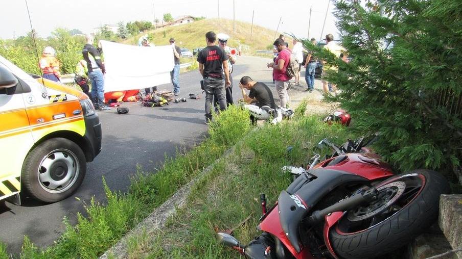 Schianto sulla Giardini Motociclista 25enne di Vignola è grave