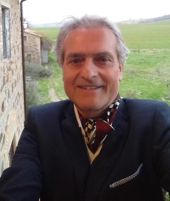 Pensionato-attore sul set del film che racconta Enzo Ferrari 