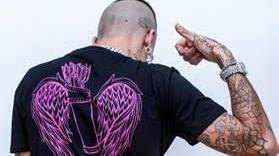 La t-shirt ispirata al brano "Cupido" di Sfera Ebbasta