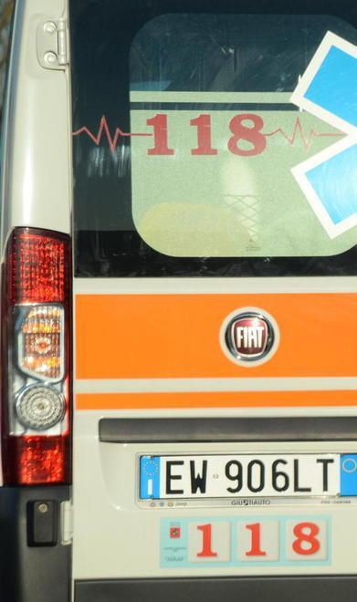 Dito puntato sul 118 l’ambulanza arriva ma riparte vuota salvo tornare indietro 