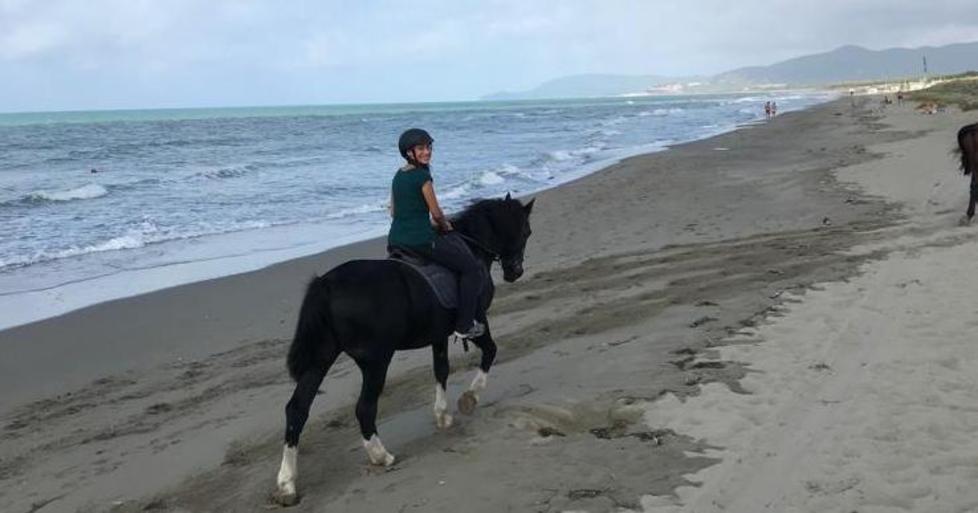 A Fiumara cavalli sulla riva 