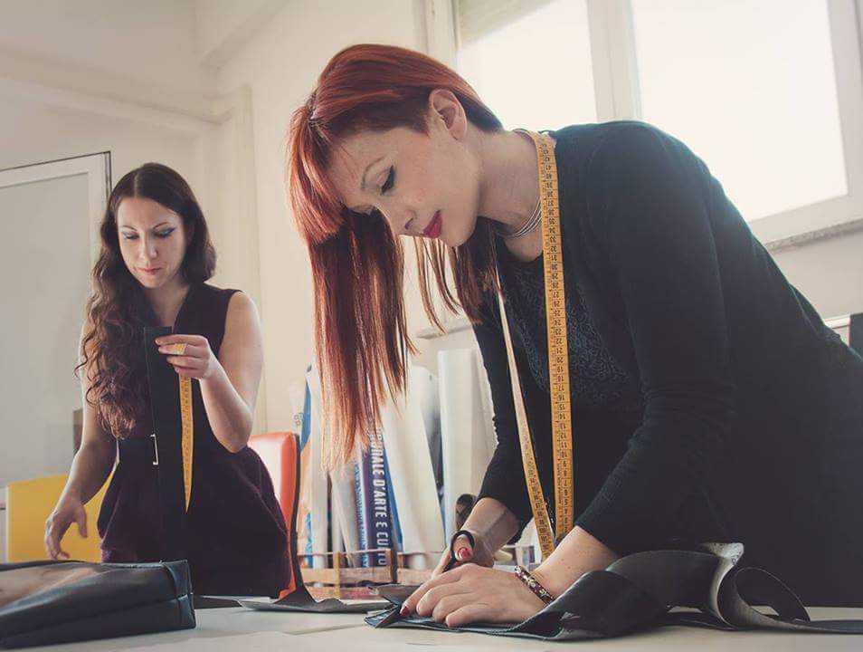 Desacrè ovvero l'arte del riuso: la scommessa di tre giovani donne 
