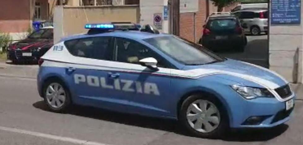 Litiga con ex moglie perché vuole vedere i suoi due figli 