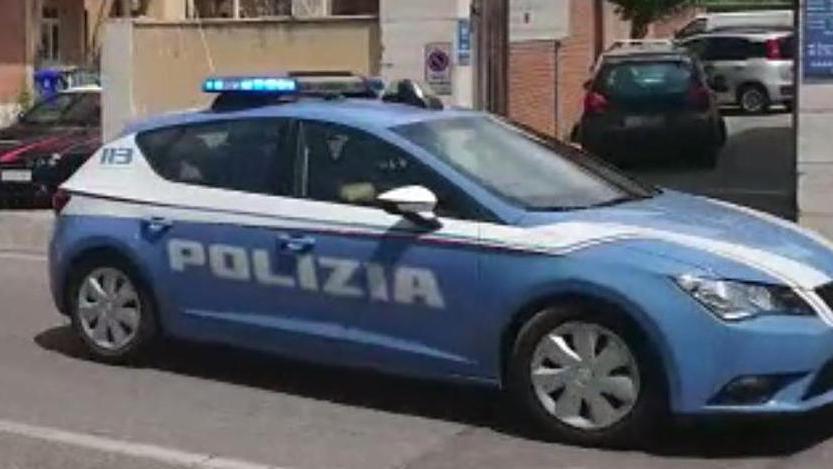 Litiga con ex moglie perché vuole vedere i suoi due figli