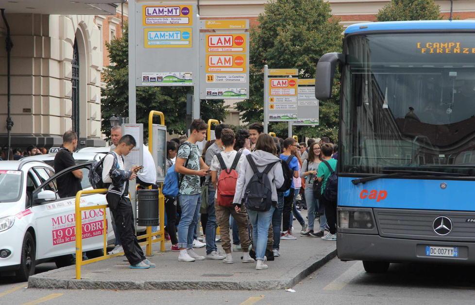 Che fatica arrivare a scuola «I nostri figli stipati sul bus» 