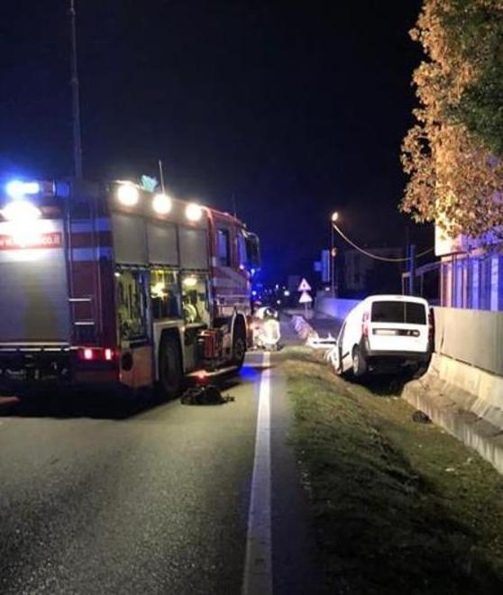 Incidente, ferito l’amico si arrabbia e tir lo sfiora