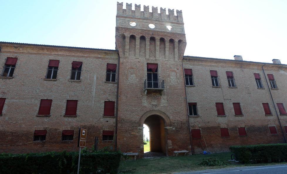 Ferite del sisma da ricucire In ottobre i lavori alla Delizia 