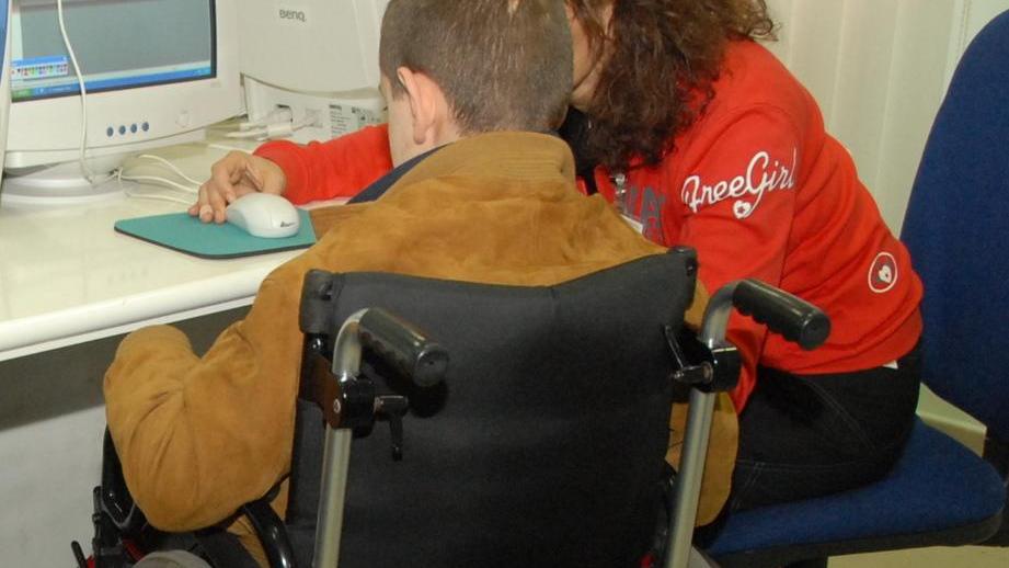 Sostegno, ci sono i docenti ma mancano gli assistenti
