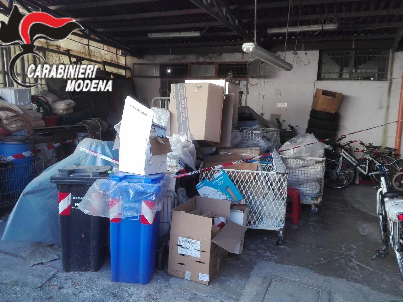 Mirandola. Quintali di rifiuti irregolari in cortile, due multati