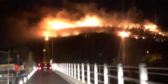 Quattro incendi divampati in poche ore dall’Aurelia fino all’ex cava di Avane