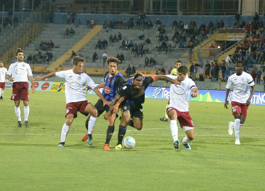 Un occhio al campo, uno al Tar oggi in campo le avversarie 