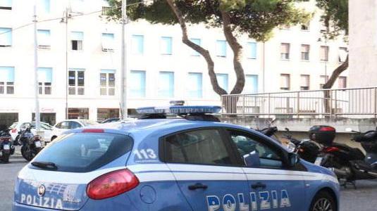 Controlli straordinari della polizia di Stato fermate 35 auto