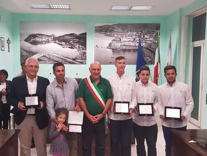 Colori iridati per i ragazzi dell’Argentario «Siete i nostri ambasciatori nel mondo»