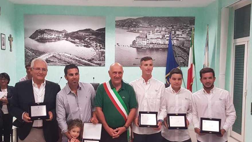 Colori iridati per i ragazzi dell’Argentario «Siete i nostri ambasciatori nel mondo»
