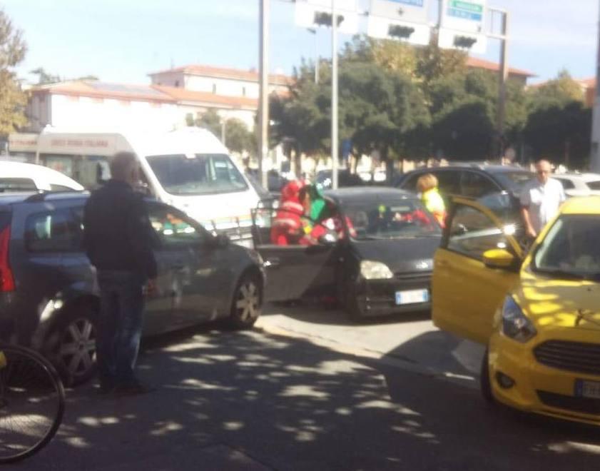 Due incidenti sull’Aurelia: quattro feriti e traffico in tilt