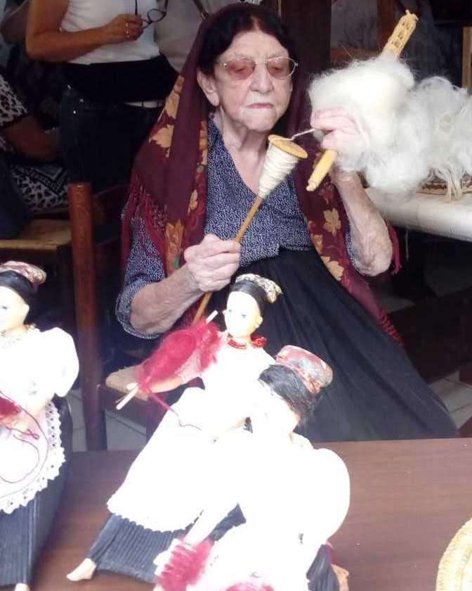 Dorgali, il desiderio della nonnina di 105 anni: un titolo di studio