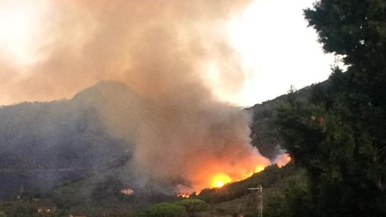 Le fiamme minacciano Lugnano