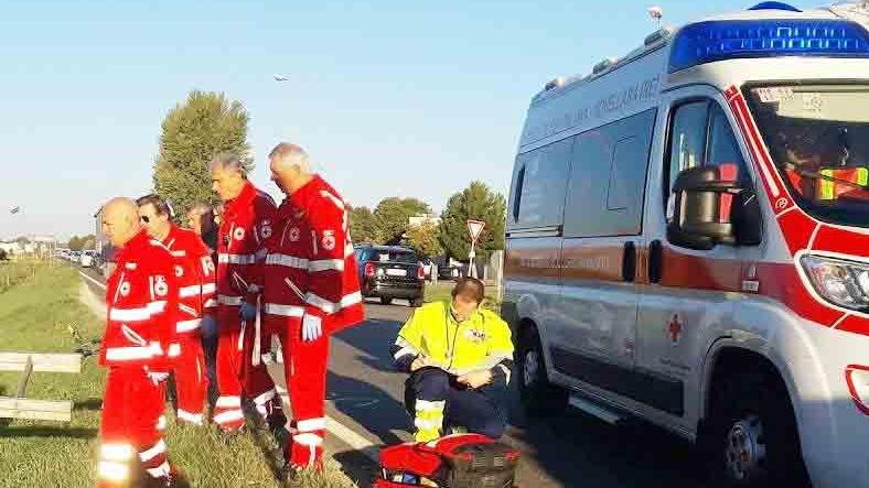 Campagnola, travolta in bici in via Don Mazzolari: grave una 56enne