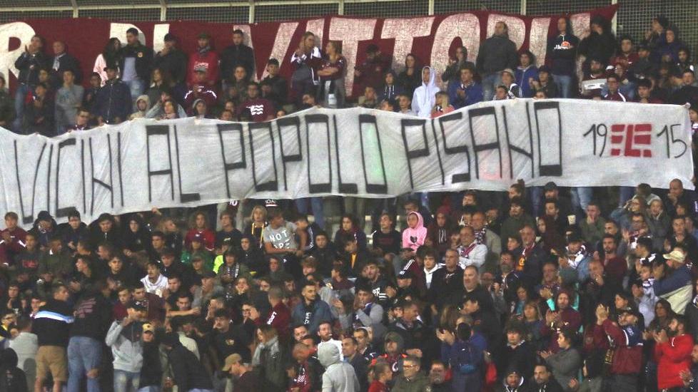 Match delle polemiche Il questore: «Lo stop spetta alla Lega calcio»