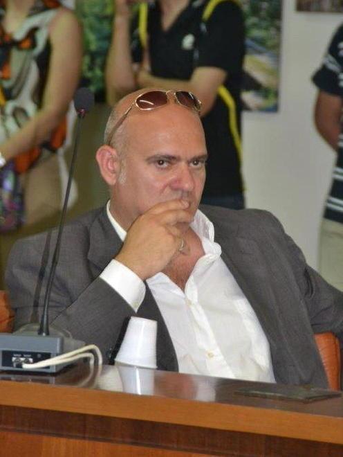 «L’aiuto del Comune una beffa a chi ha pagato» 