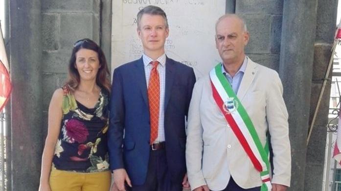 Il console degli Usa a Barga in visita a Sommocolonia