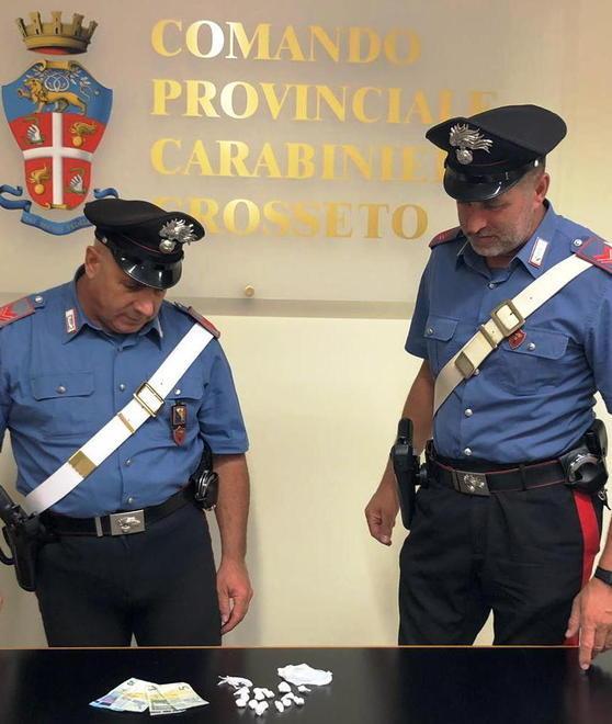 Spaccia ai giardinetti Ventunenne nei guai