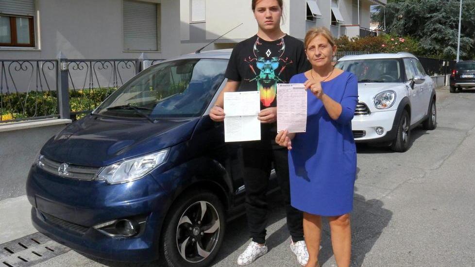 Le minicar è senza posteggi: «Noi tartassati dalle multe»