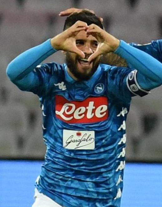 Il Napoli svolge il compitino e sfodera il tris con il Parma 