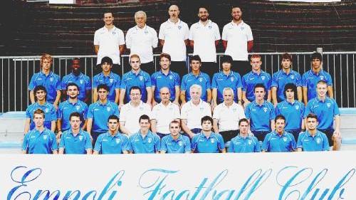 Ecco il gruppo della Primavera 2009/2010 con giocatori, staff tecnico, medici e dirigenti accompagnatori
