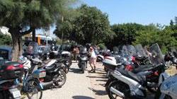 Parte la guerra ai motorinimulte e controlli sul lungomare