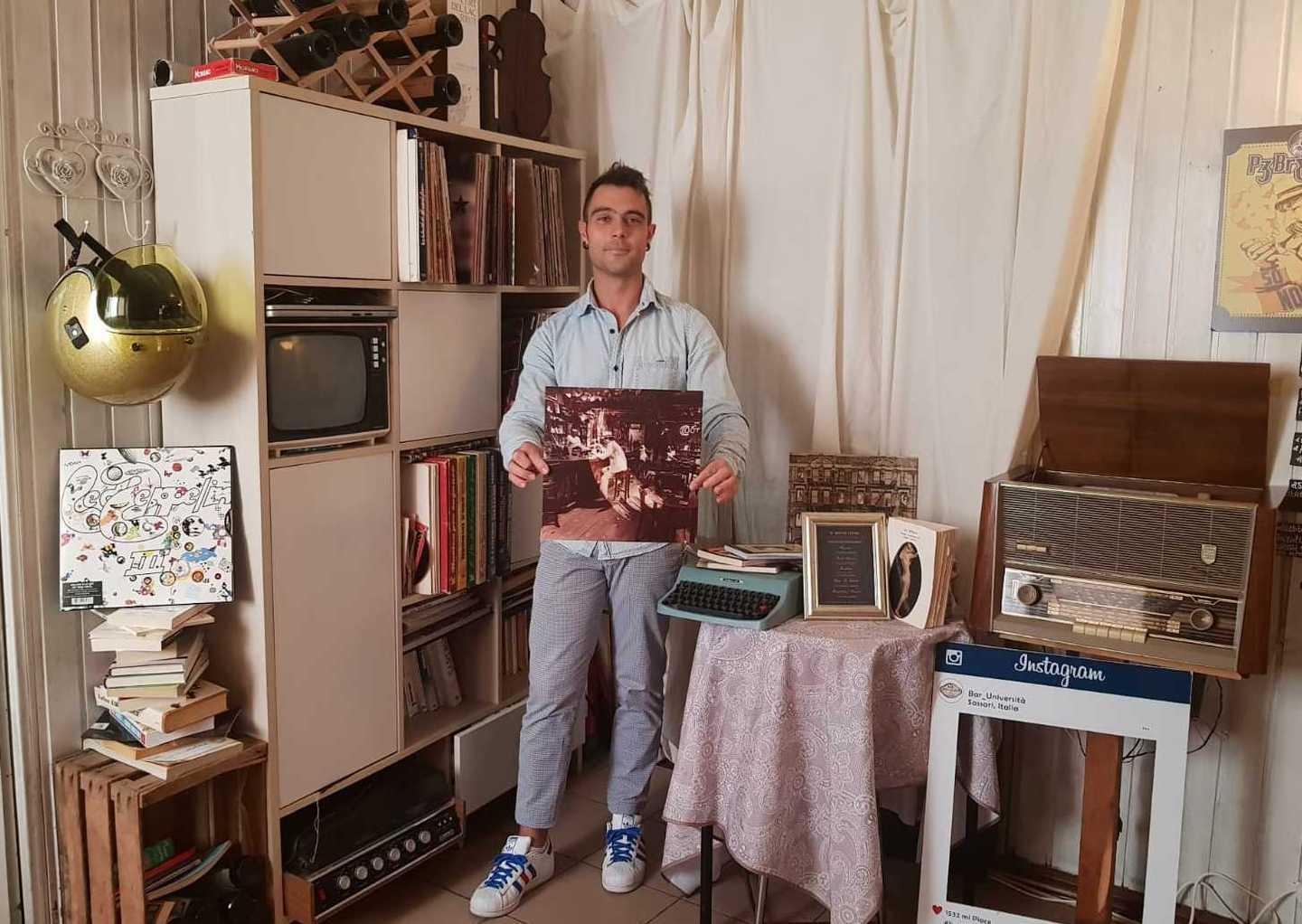 Il barista: «Al posto delle mangiasoldi ho messo dischi in vinile»