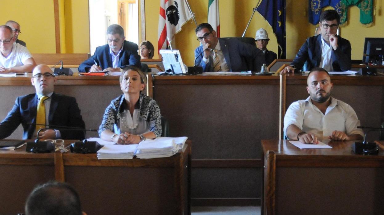 Rottura su tutto il fronte Il Psd’Az lascia la coalizione