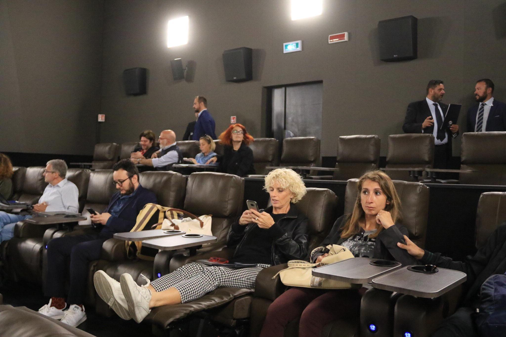 Al cinema con le poltrone reclinabili (foto sproviero/batavia)