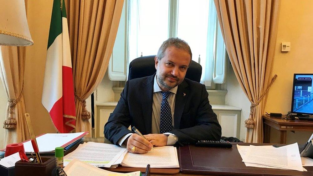 Claudio Borghi, responsabile economico della Lega, nel suo ufficio a Montecitorio
