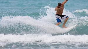 Sorpresa al Lillatro: arriva Andy Irons a cavalcare l'onda
