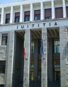 Centro massaggi hard, prestazioni da 200 euro con giovani prostitute