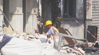 Quella notte il fuoco ha travolto Laura Galli che dopo le operazioni può mangiare e chiacchierare Presto tornerà dalla sua famiglia