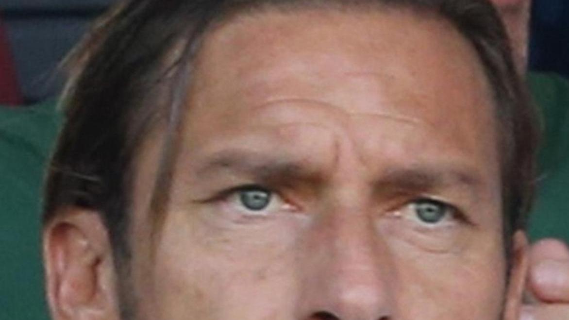 Tifosi in coda per il libro di Totti