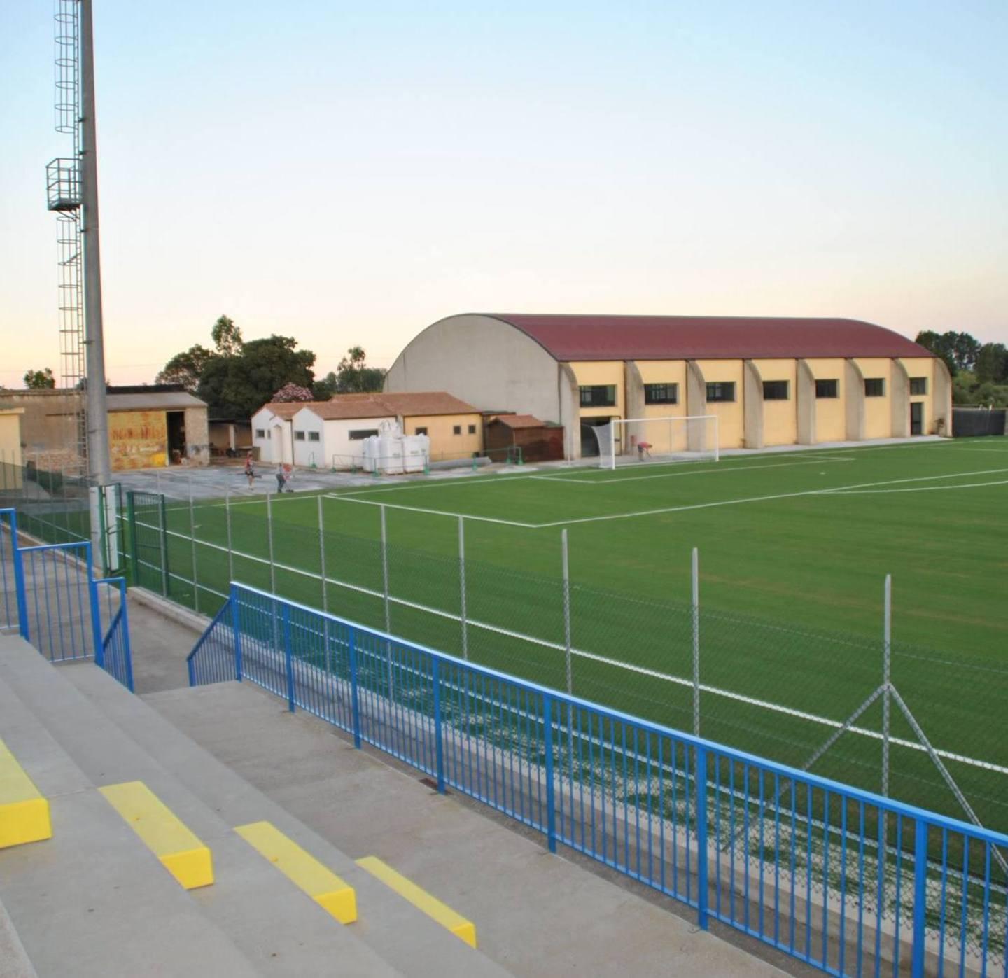 Campo sportivo, contesa in Comune 